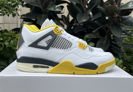 Air Jordan 4 Vivid Sulfur  AQ9129-101   40-47.5